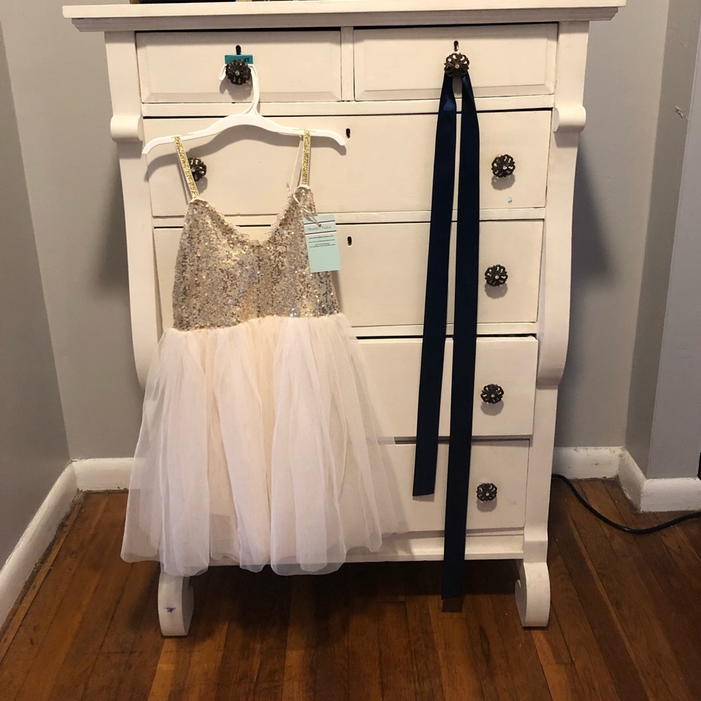 Size 6/7 flower girl dress
